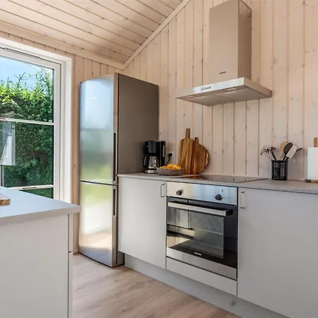 Vaeinoe - 200m From The Sea By Interhome