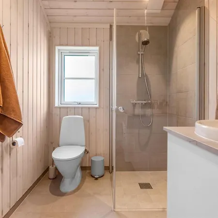 Vaeinoe - 200m From The Sea By Interhome