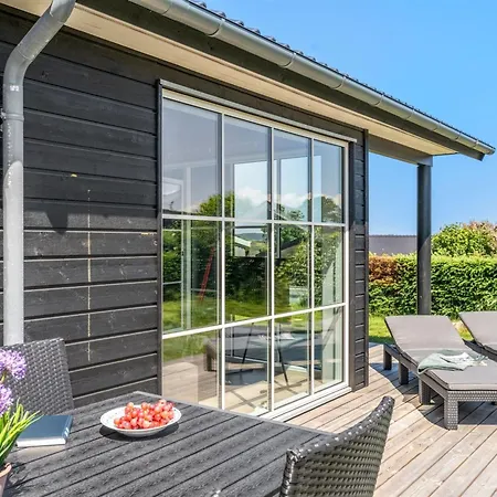 Vaeinoe - 200m From The Sea By Interhome *