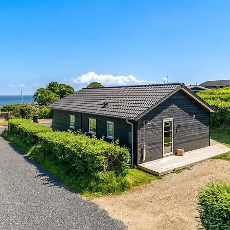 Vaeinoe - 200m From The Sea By Interhome